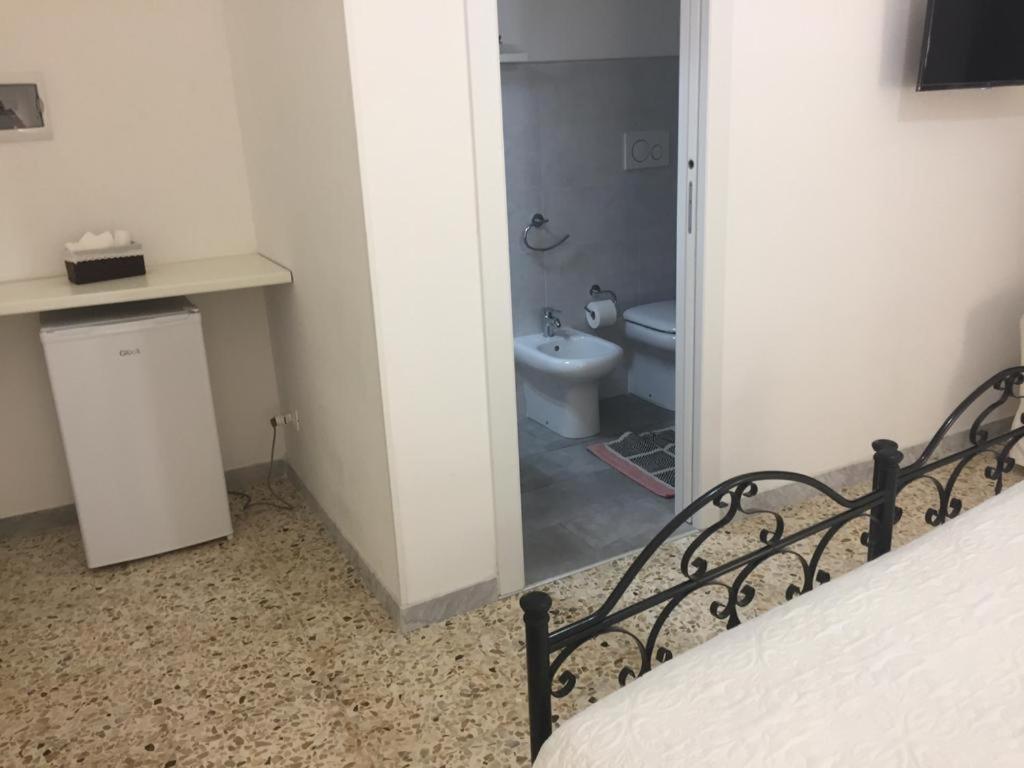 Hotel Villino Donna Rita à Lecce Extérieur photo